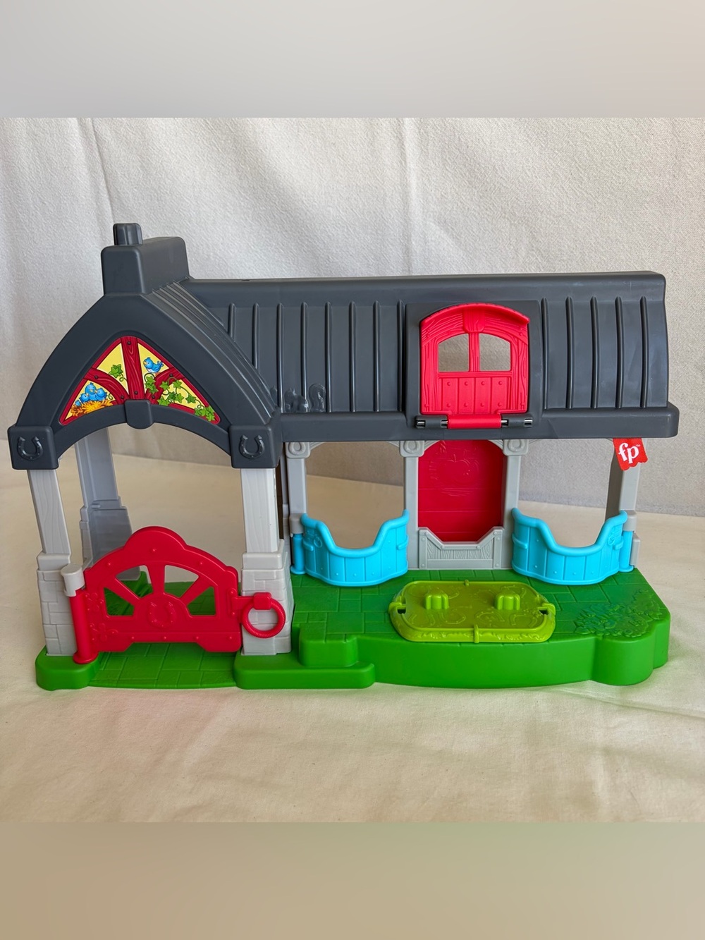 Fisher-Price Little People Friendly Horses Stable